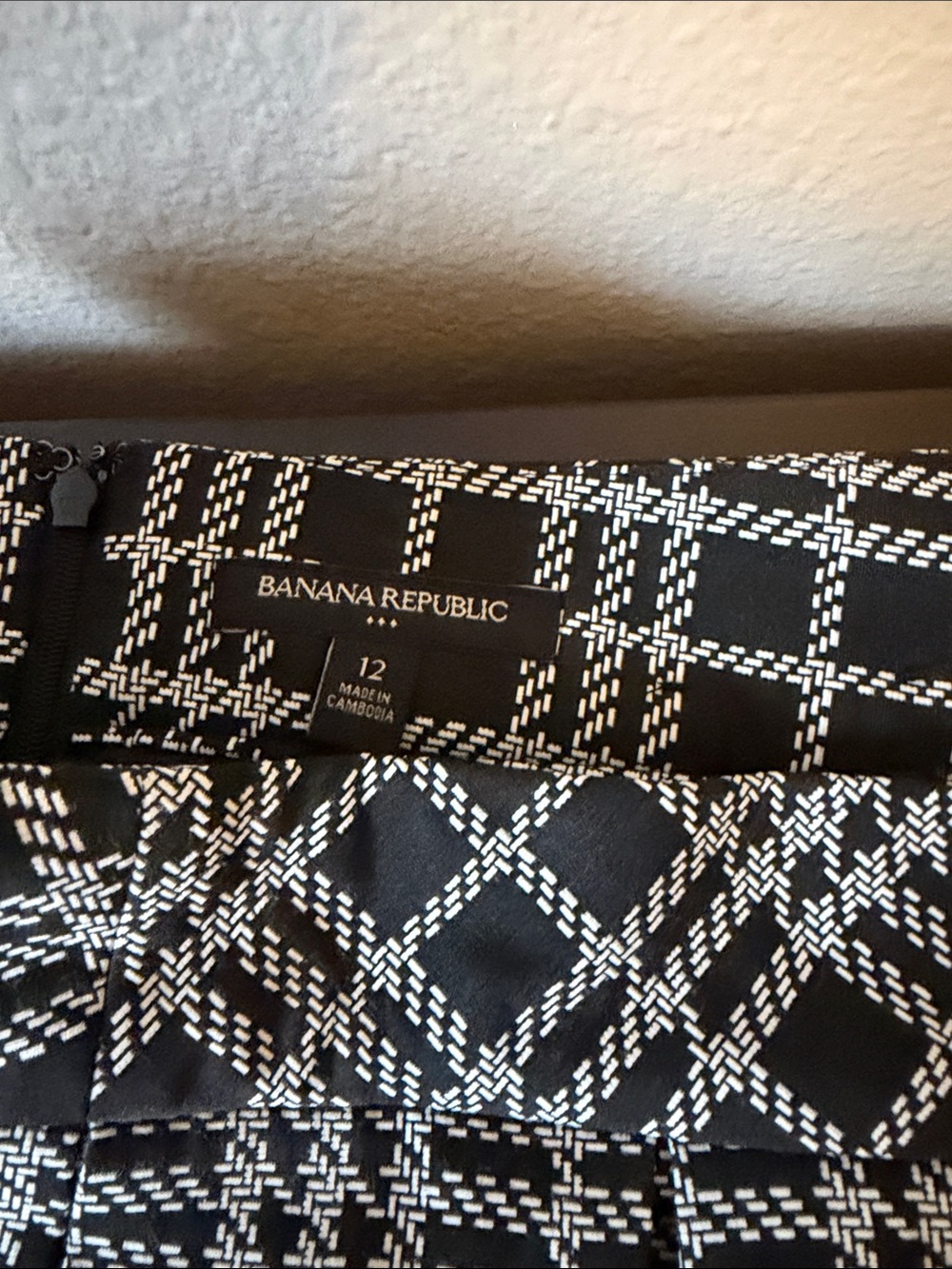 Banana Republic Black and White Plaid Skirt